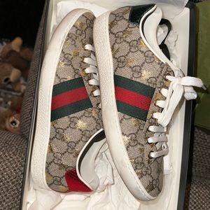 Gucci bee shoes